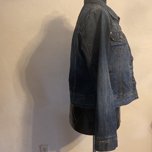 Old navy women’s M Jean jacket Front Side & inside pockets Very nice condition - Picture 11 of 16